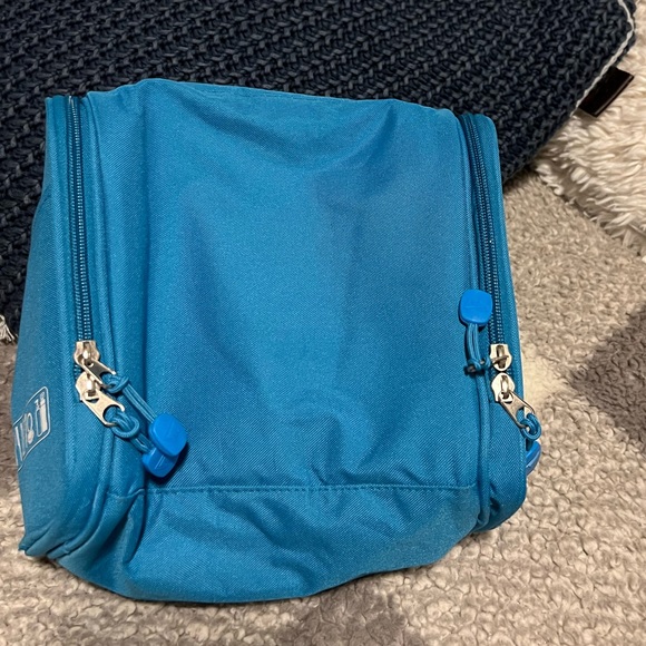 Toiletries Bag - Picture 2 of 6